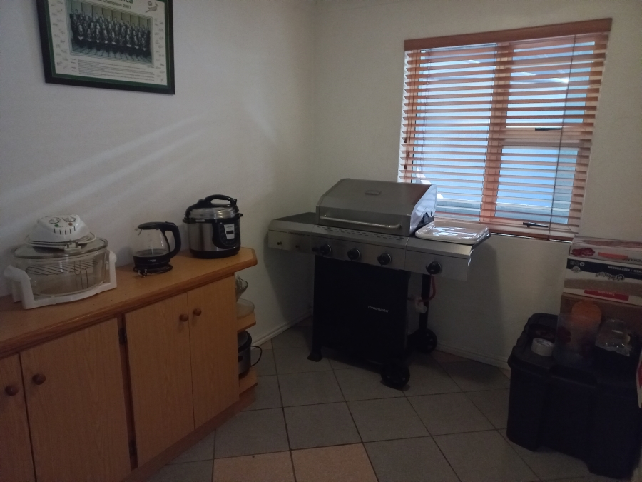 4 Bedroom Property for Sale in Westridge Western Cape